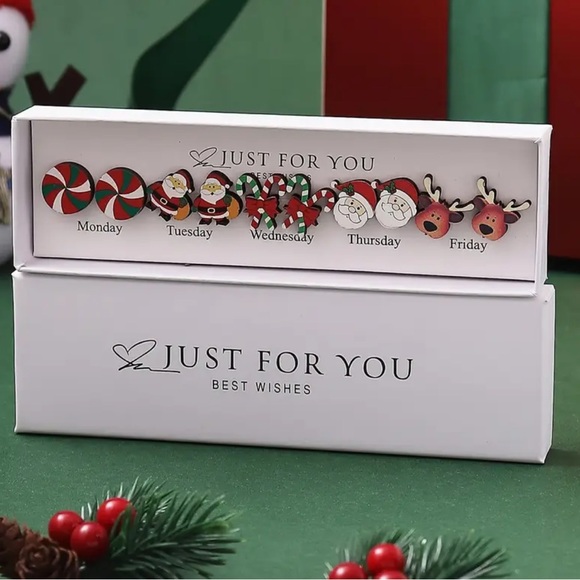 5 Christmas Santa Clause Cane Elk Wooden Stud Earrings Set NEW - Picture 2 of 7